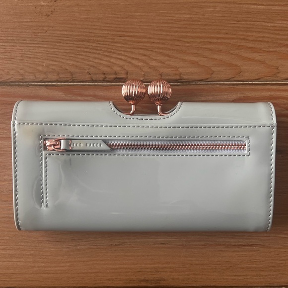 Ted Baker Felicee Bobble Matinee Patent Leather Grey Clutch/Wallet - Picture 2 of 7